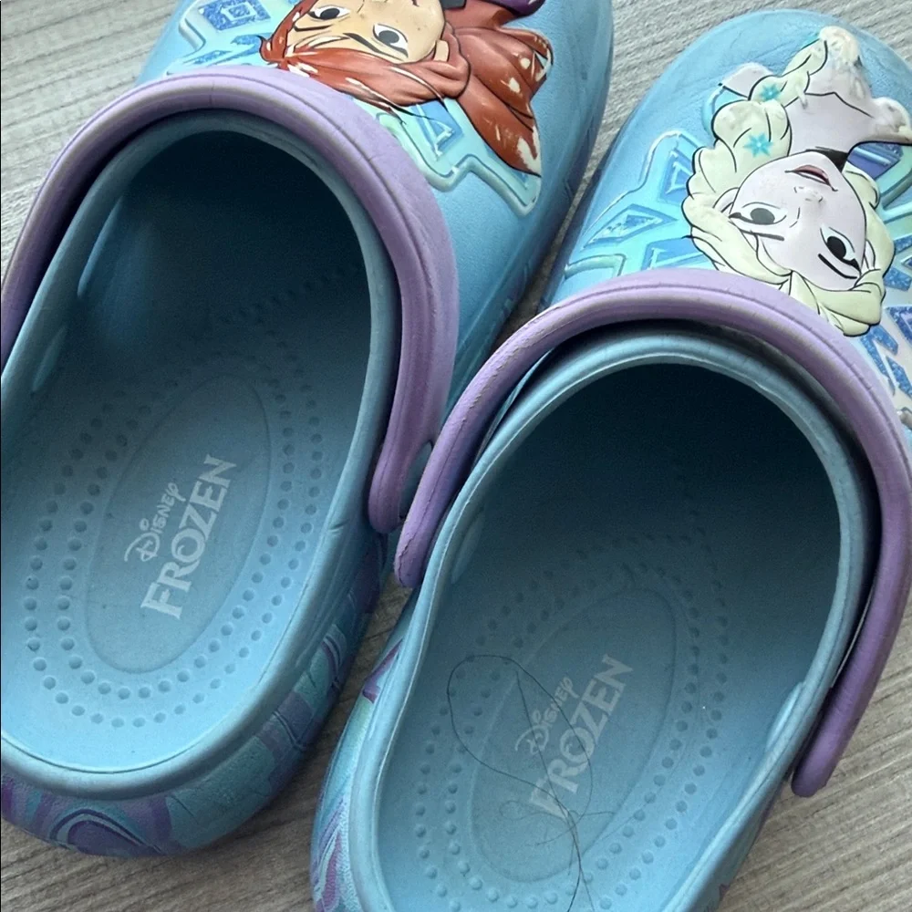 Disney Frozen Kids Slippers - Light Blue and Lavender 11/12